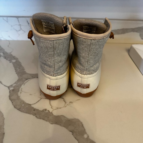 Sperry Duck Boots, Cream/ivory & Grey Wool, Tan Leather Ties/lining NWT , Sz 8 - Picture 3 of 4